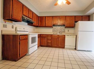 902 Hunters Ridge Rd, Charleston, WV 25314