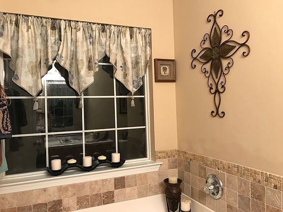 Master bathroom tub