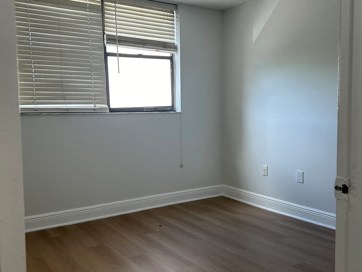 2 bed, 827 sqft, $2,250 — Photo 3