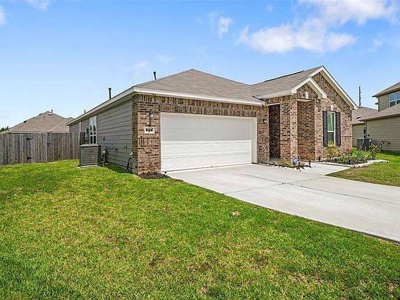 3rd image of 994 Camellia Hills Ln