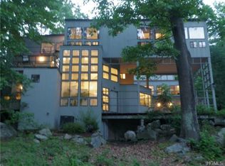 19 Spruce Mountain Dr, Putnam Valley, NY 10579