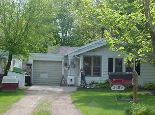 2609 Maplewood Ave, Lansing, MI 48910