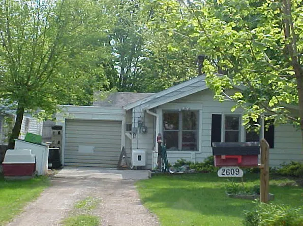 2609 Maplewood Ave, Lansing, MI 48910