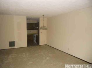 1072 Carmel Ct, Shoreview, MN 55126