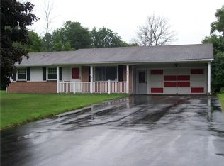 72 Bright Oaks Dr, Rochester, NY 14624