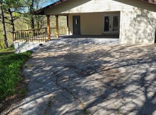 1025 Hillside Dr, Huntsville, AR 72740