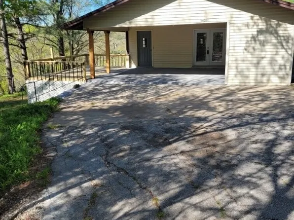 1025 Hillside Dr, Huntsville, AR 72740