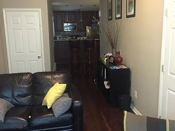 3rd image of 2443 Fairmount Ave #1