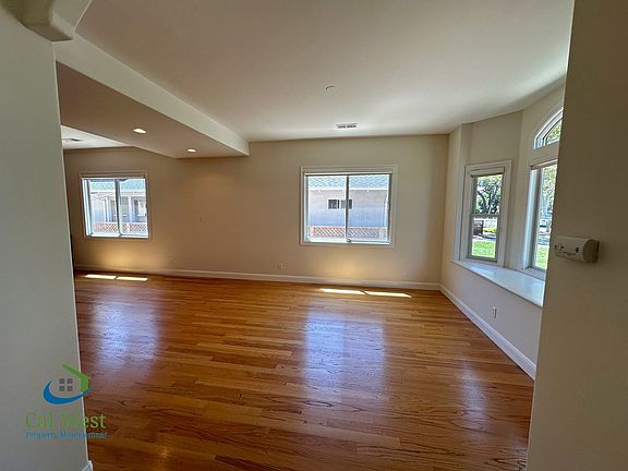 5th image of 419 Leland Ave