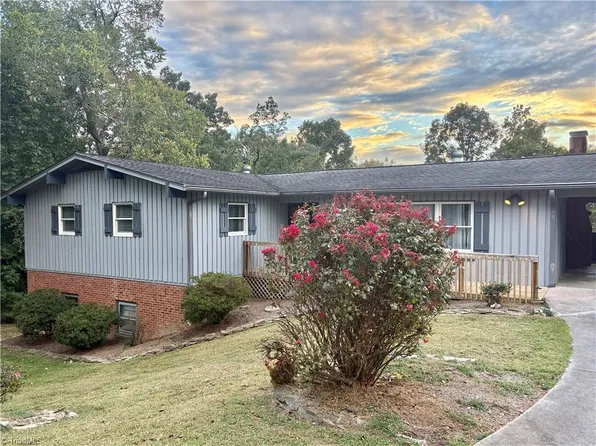 453 Ledford Cir, High Point, NC 27265