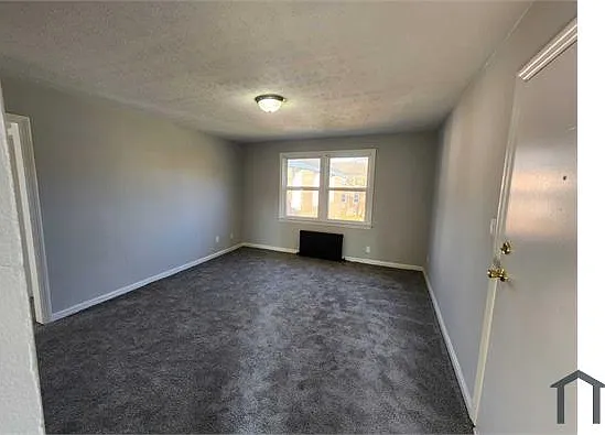 1832 Forest Hills Blvd — Photo 2