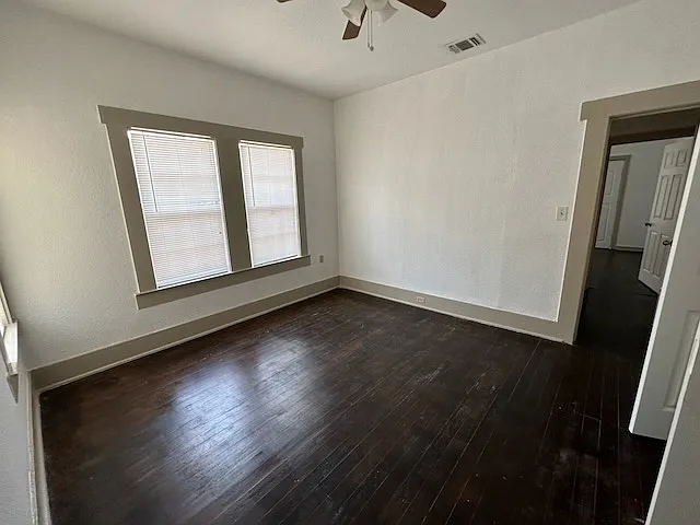 723 E Ashby Pl — Photo 12