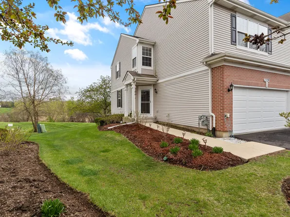 1329 W Crane View Ct, Round Lake, IL 60073