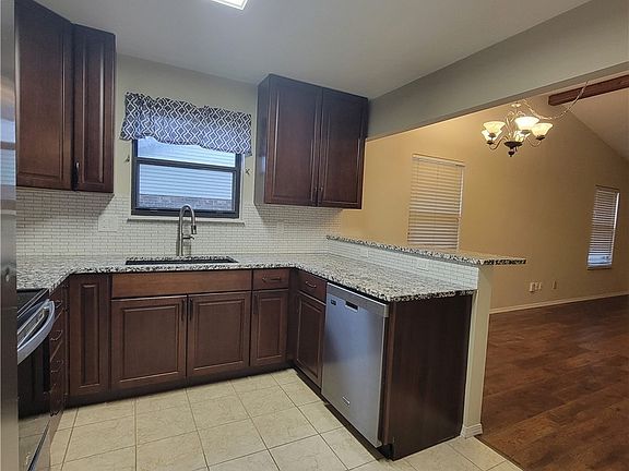 5th image of 8940 Willowgate Ln