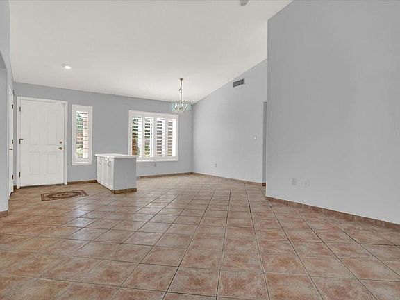 4th image of 10904 Black Ledge Ave