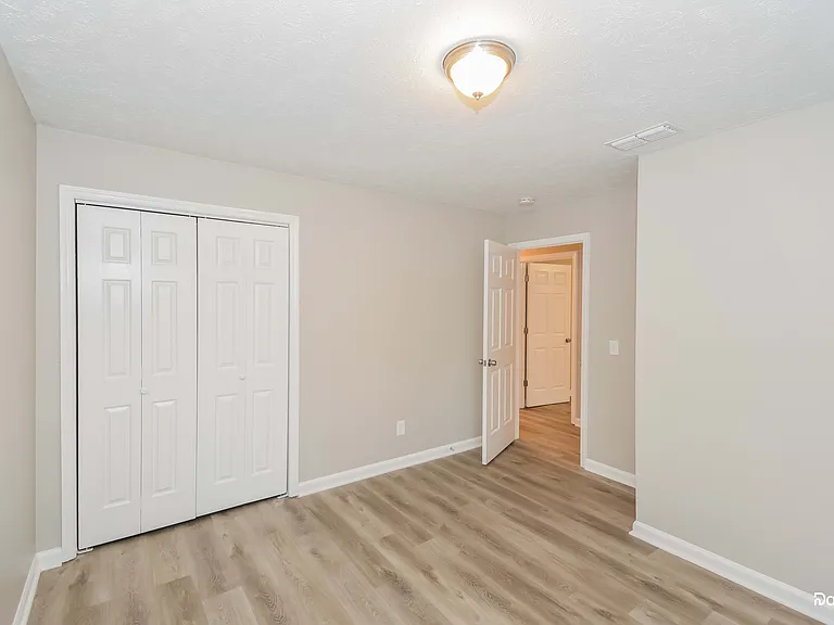 514 Freedom Ct — Photo 7