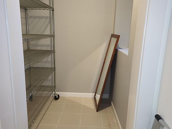 5th image of 9752 Lake Shore Blvd NE #A