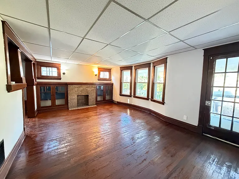 418 Colvin Ave — Photo 2