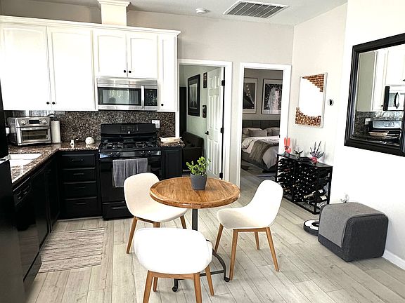 4th image of 3220 42nd St