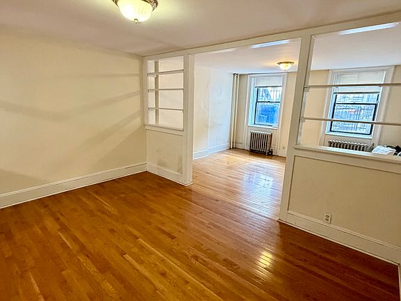 5th image of 131 Mercer St