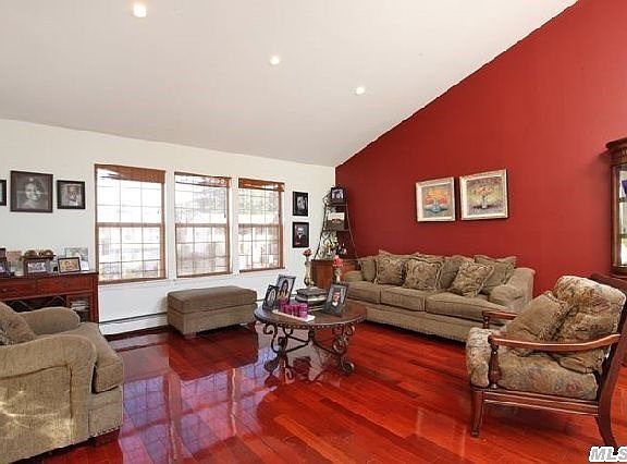 3rd image of 261 Meredith Ln
