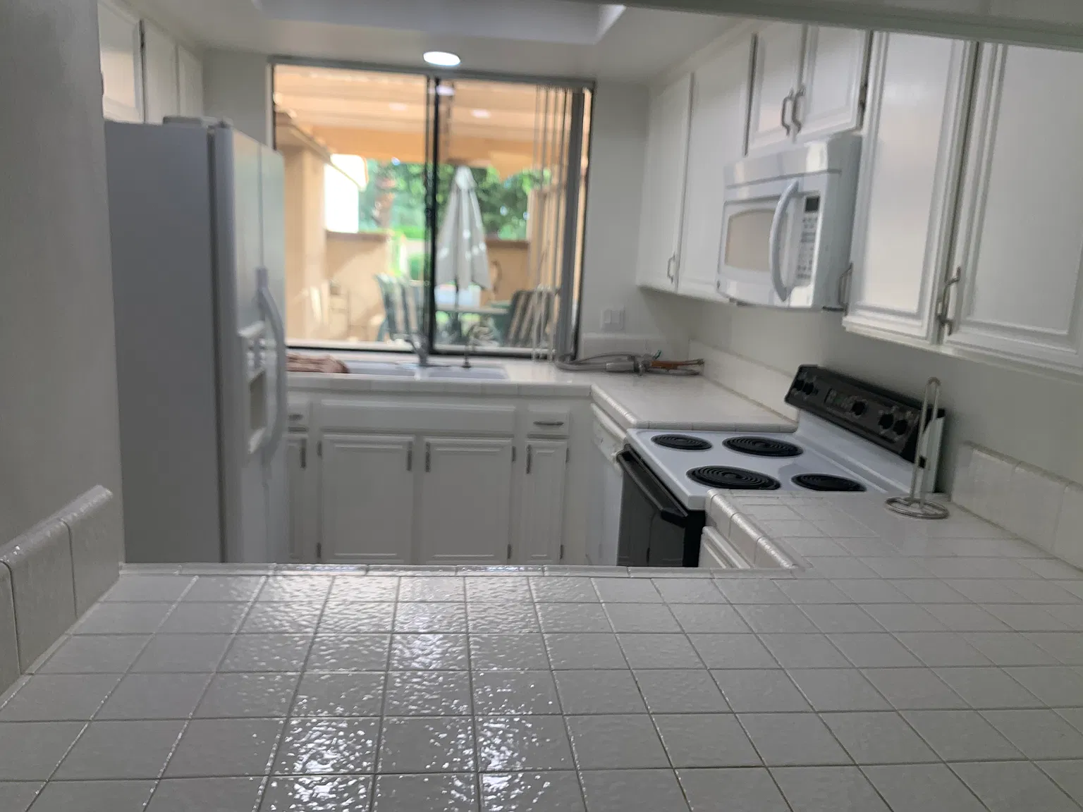1 bed, 1.5 bath, 854 sqft, $2,300 — Photo 2