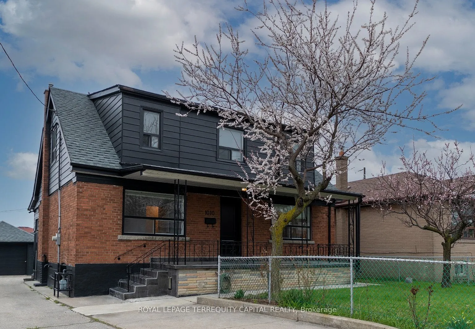 3 bed, $2,199 — Photo 1