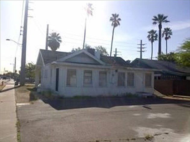 2nd image of 922 N 6th St