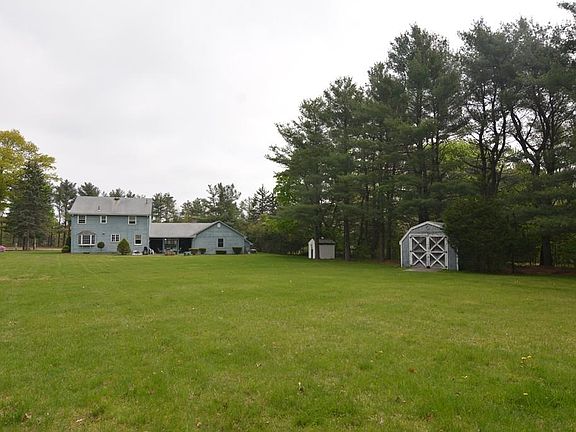 3rd image of 145 Blue Hill Dr