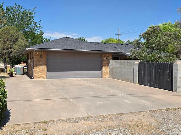 5th image of 801 Hall Dr