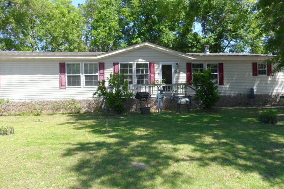 1st image of 412 SW Whitetail Cir