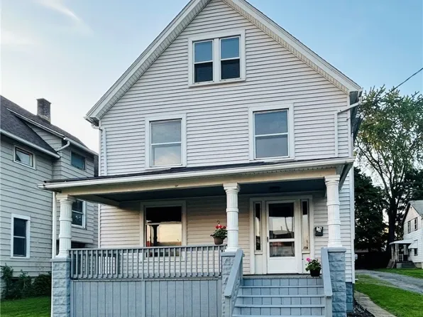 18 E 2nd St, Girard, OH 44420