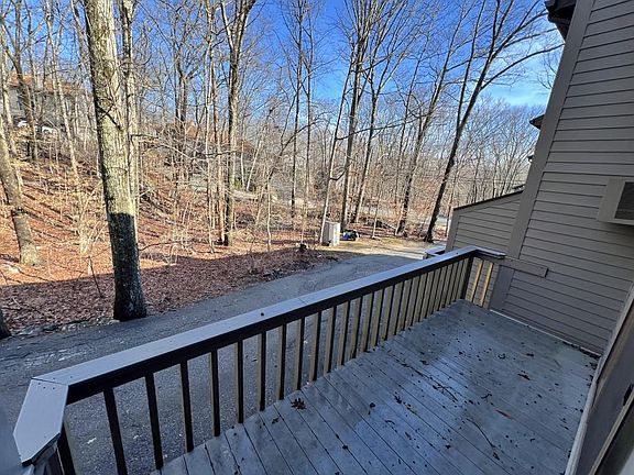 4th image of 5 Wake Robin Rd Unit 2004