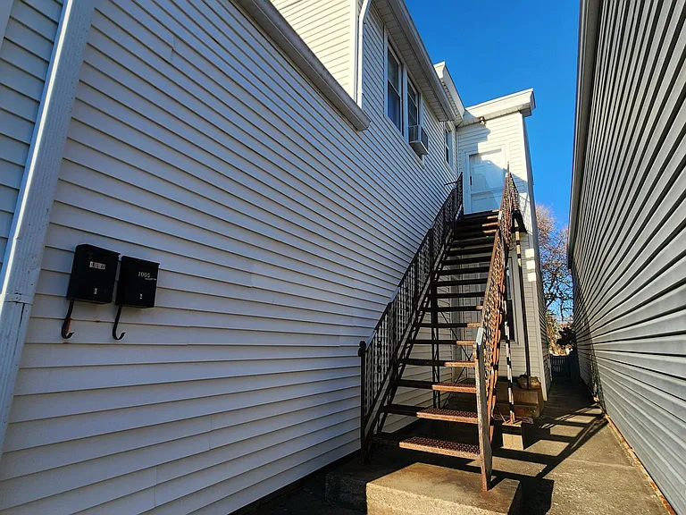 1005 Milton St #2 — Photo 9