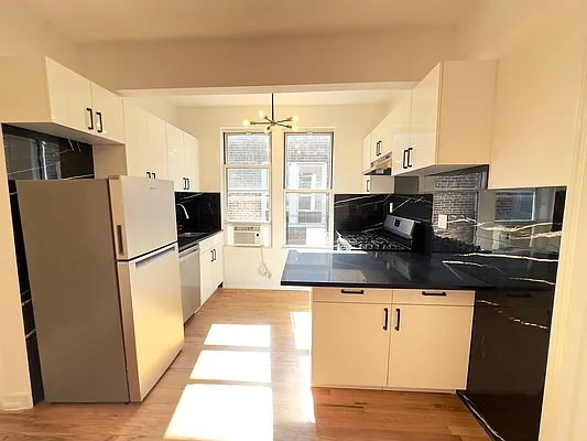 Rented by Bouklis Group | media 2