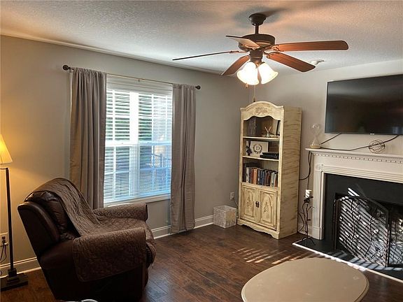 2nd image of 7523 Magnolia Ln