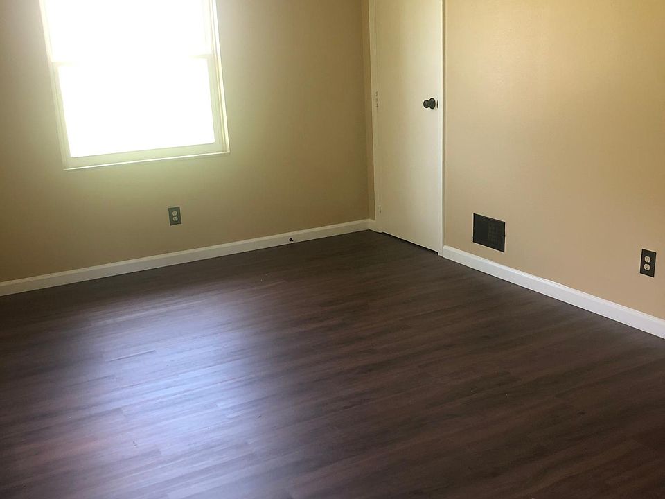 1st image of 3422 W 3rd St #C