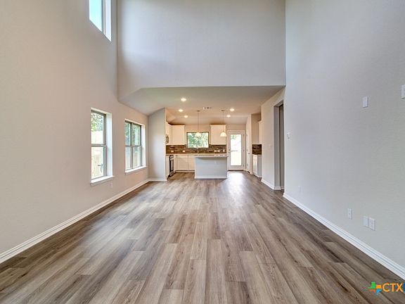 5th image of 893 Farmhouse Trl