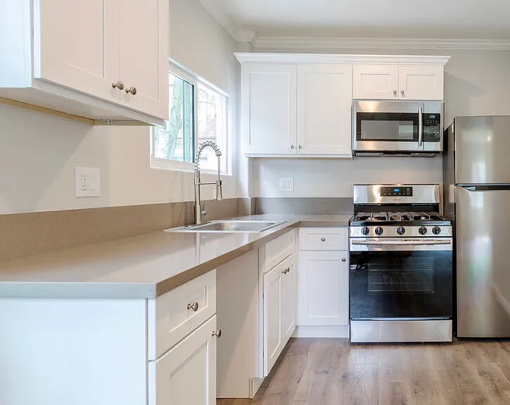 1227 E Harvard St #B — Photo 8