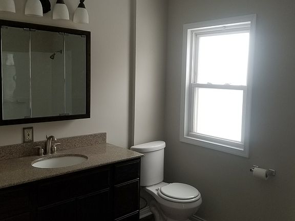 4th image of 7605 Avondale Ave