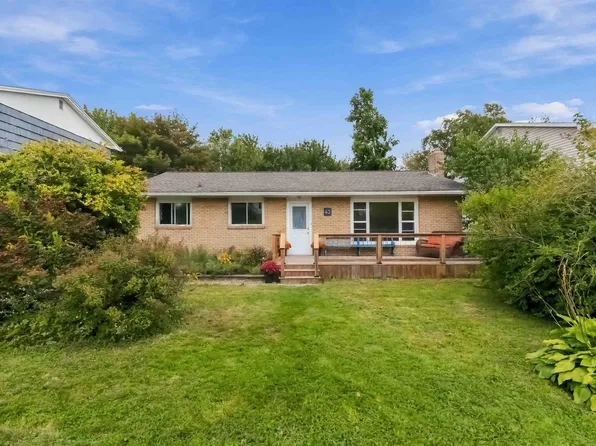 43 Fader St, Dartmouth, NS B2X 1P4