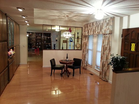 4th image of 9522 Bullion Way