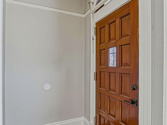 4th image of 305 E River Ave