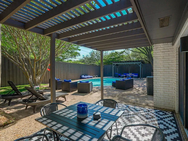 4224 Shady Bend Dr — Photo 47