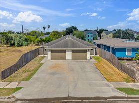 326 Oleander Ave