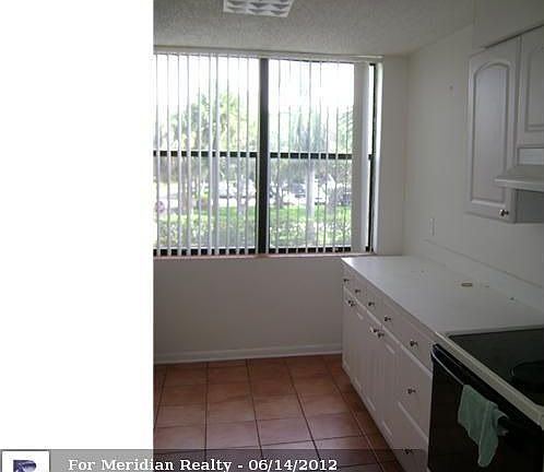 3rd image of 750 Egret Cir APT 6211