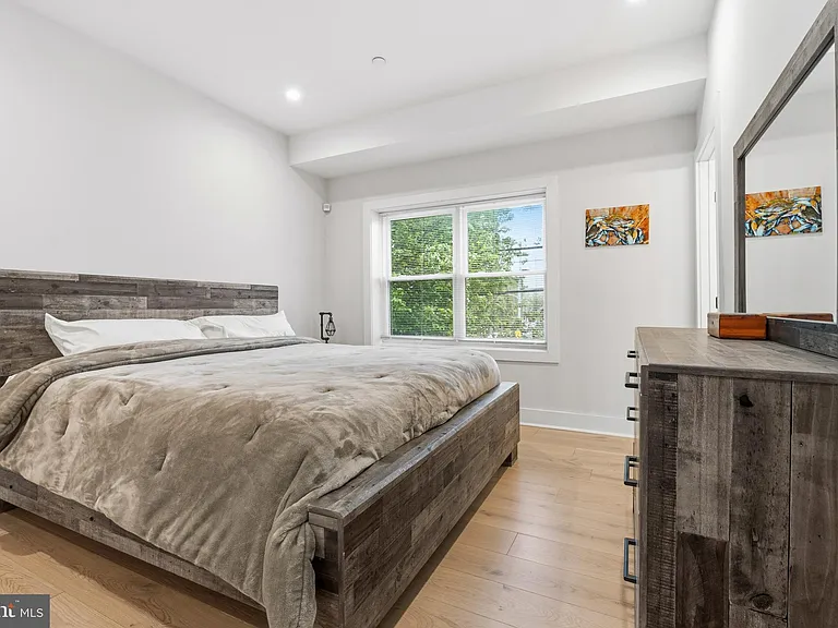 1722 W Virginia Ave NE #2 — Photo 25