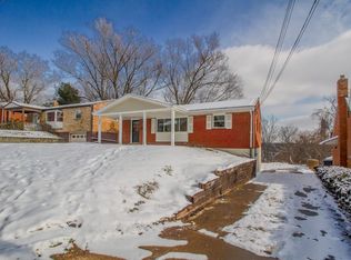 395 Collins Dr, Pittsburgh, PA