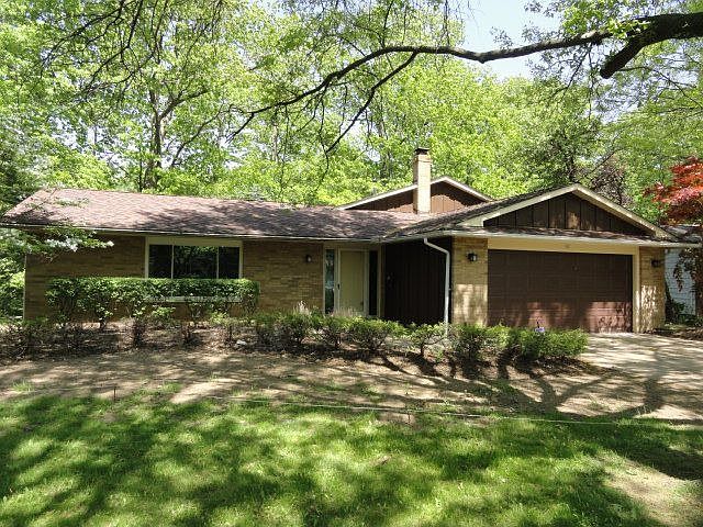 1st image of 361 Balmoral Dr