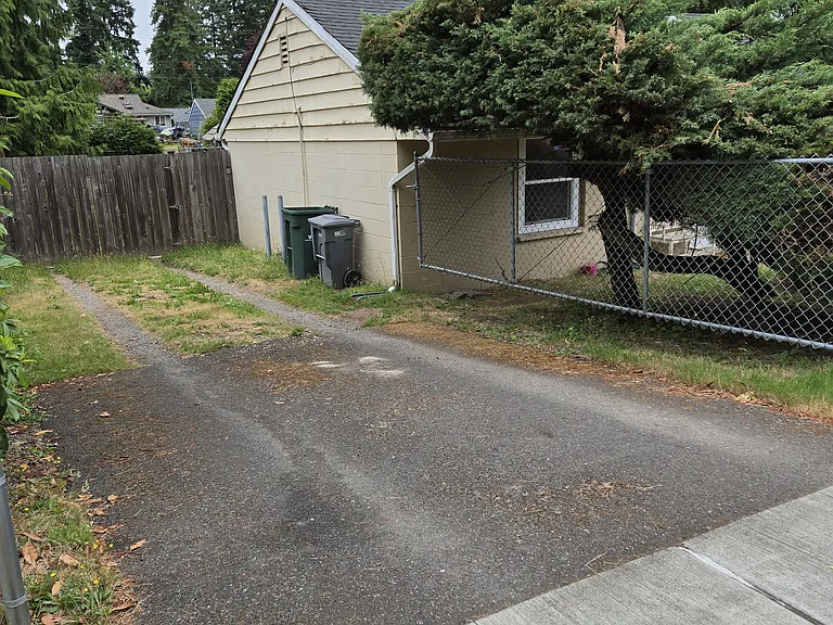 5705 236th St SW — Photo 4